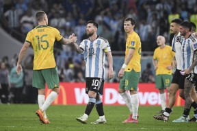 梅西遭遇十五持续失利，澳大利亚队教练压力巨大！气势如虹延续的简单介绍