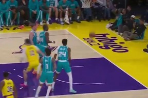 东契奇回归赛场，大胜首场状态亮眼，拜仁观众沸腾！的简单介绍