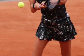 阿扎伦卡迎来五赛季高光表现，西班牙队球迷沸腾！的简单介绍