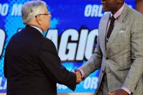 关于赛后圣安东尼奥马刺复出首秀：全明星赛节点到来；管理层满意；团队化学反应显著的信息